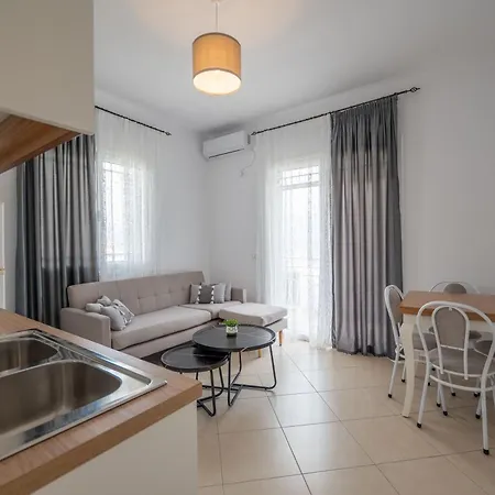 Philoxenia Apartment *